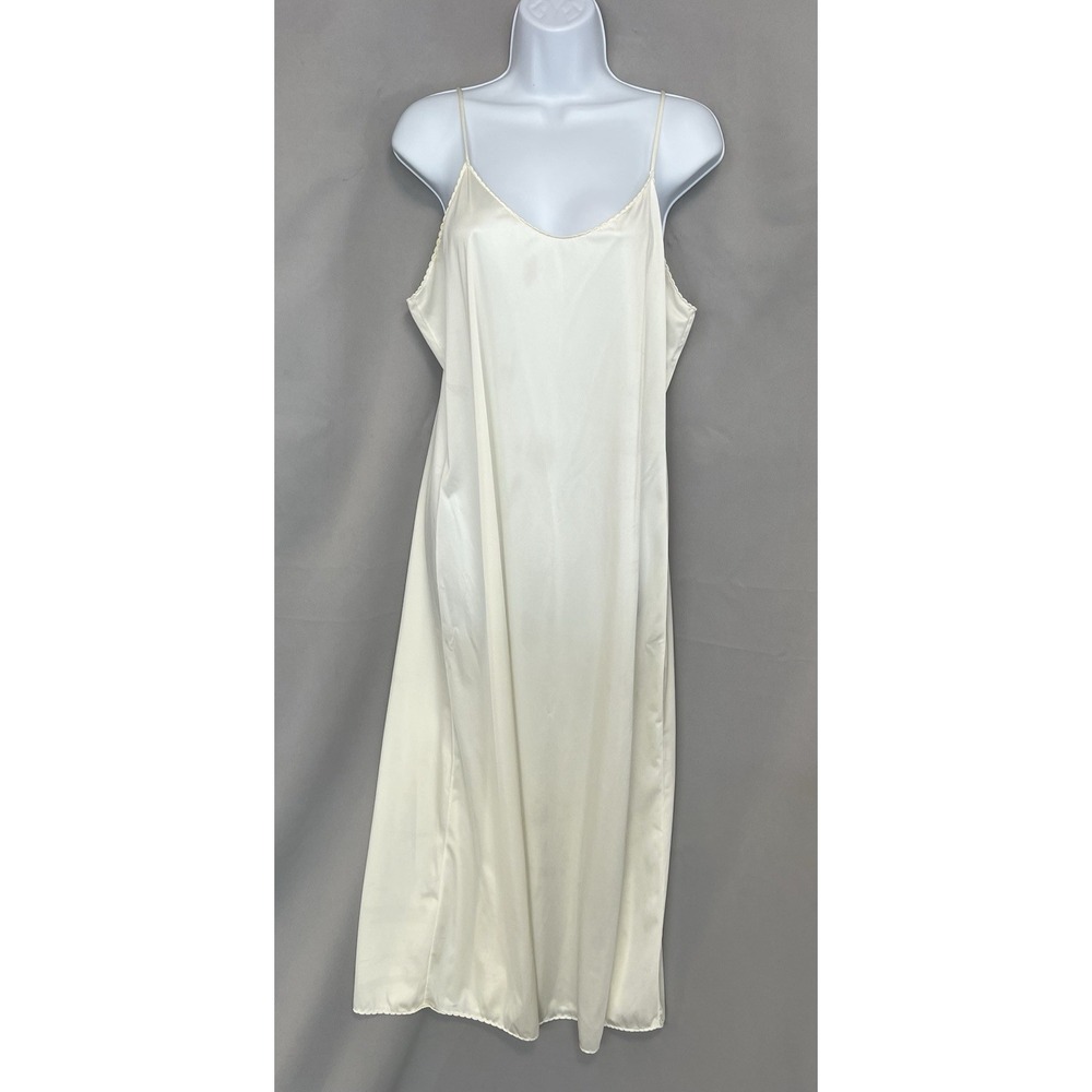 Vanity Fair Ladies Ivory Night Gown Size 38 Spaghetti‎ Straps Nylon 32" / 44